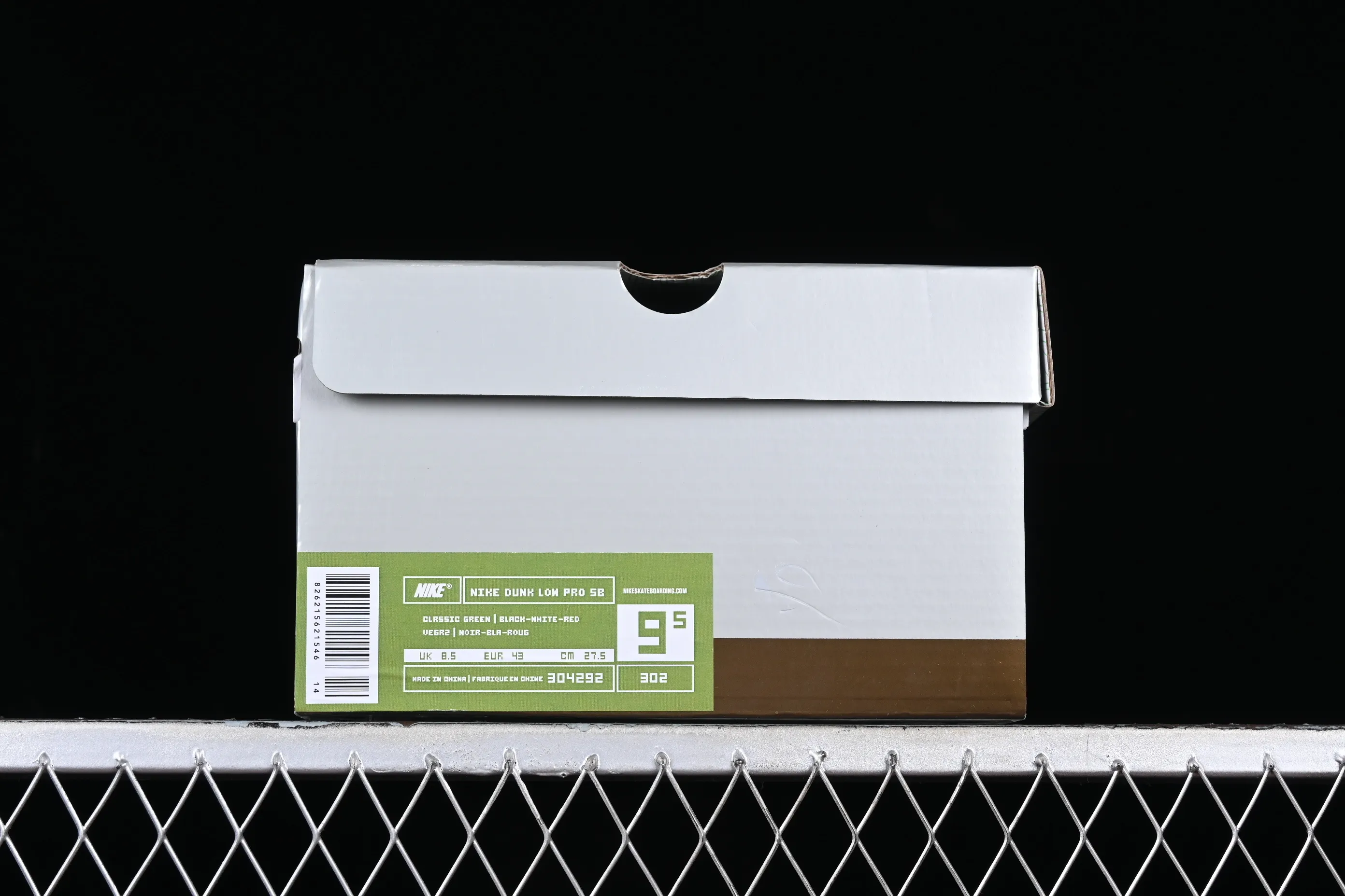 All categories Nk SB Dunk series Nk SB Dunk Low low-top sneakers Y version Nk Dunk SB Low Heineken Heineken ultra-limited edition low-top sports and leisure sneakers 304292-302